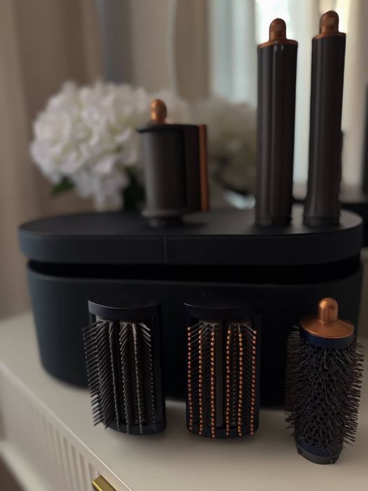 Продается фен DYSON