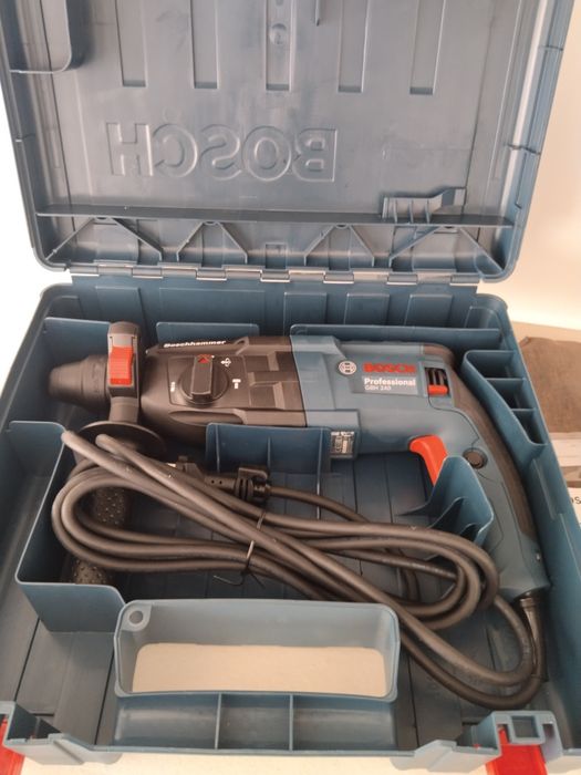 Перфоратор BOSCH