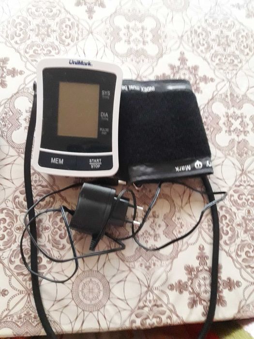 Апарат за измерване на кръвно налягане с допълнителни функции