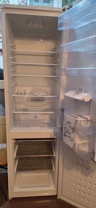 Combina frigorifica Beko