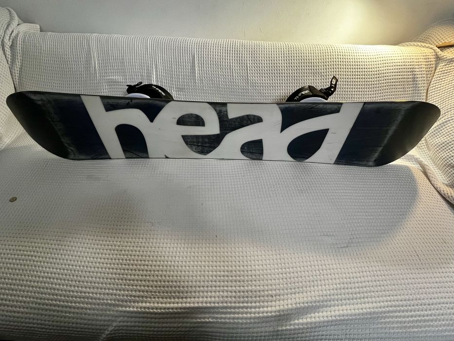 Snowboard HEAD Daymaker 159W + legături THREE