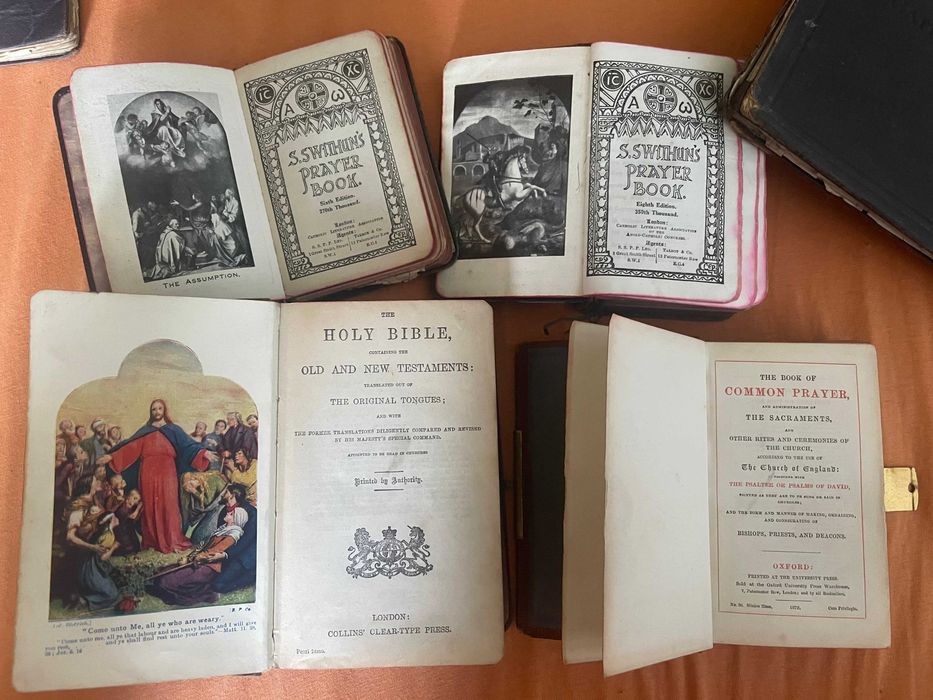 7 carti religioase  : Biblia / Biblie / Carti de rugăciuni