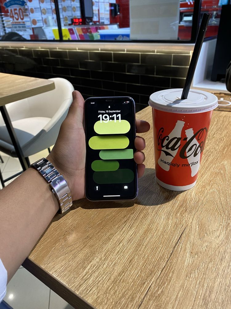 Iphone 11 sotiladi sroshna