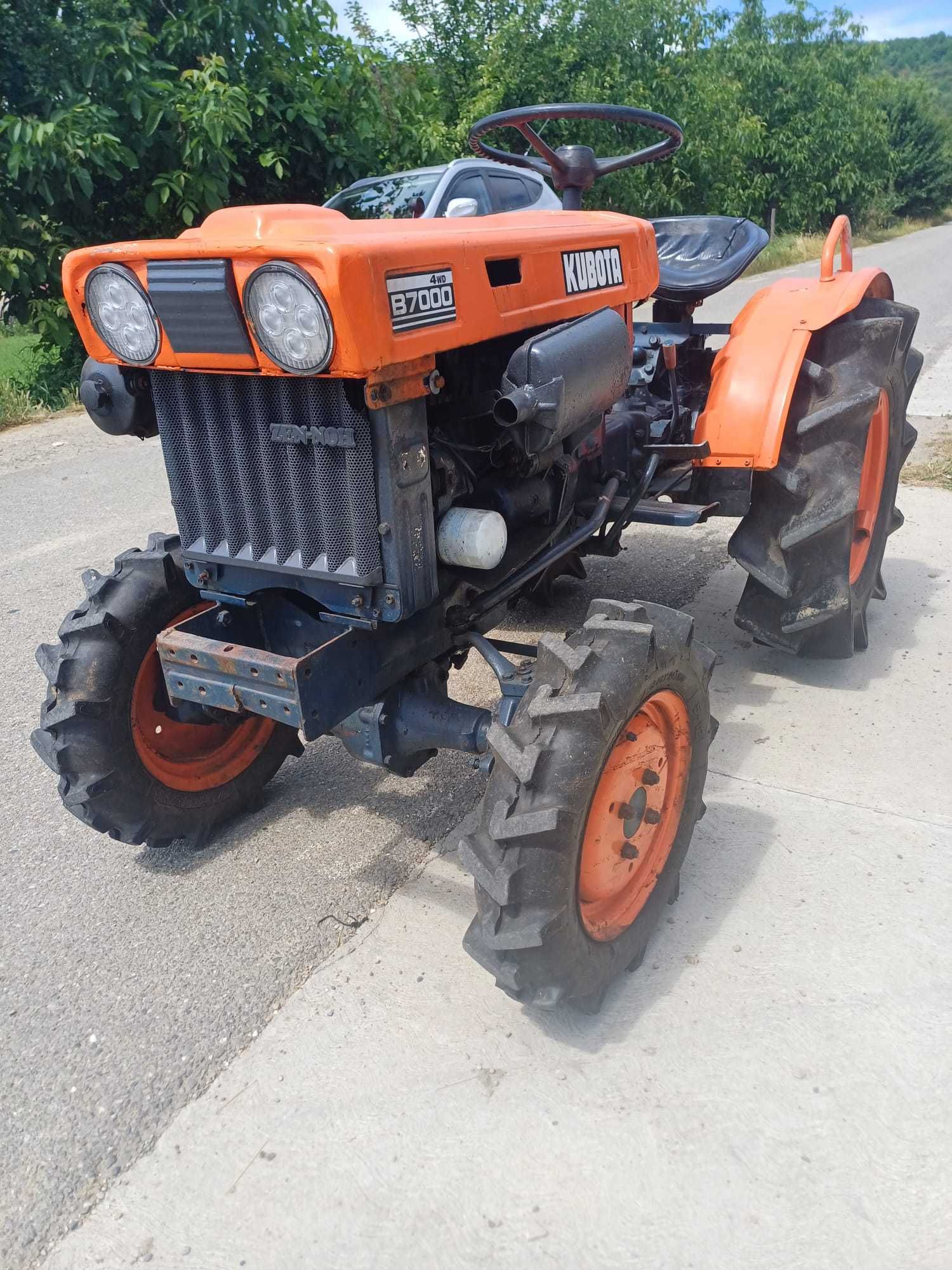 Tractor japonez Kubota aproape nou