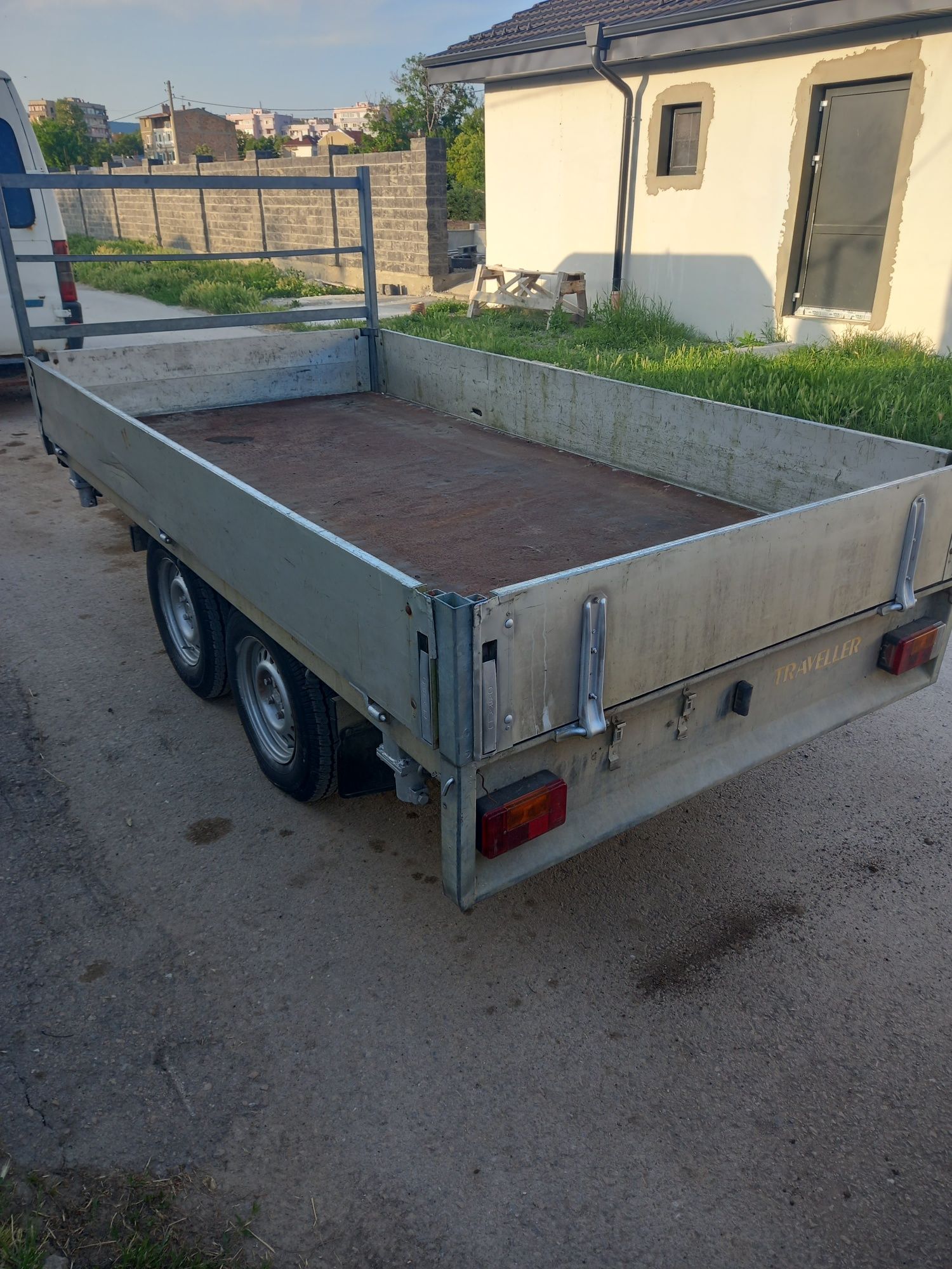 Продавам самосвално ремарке