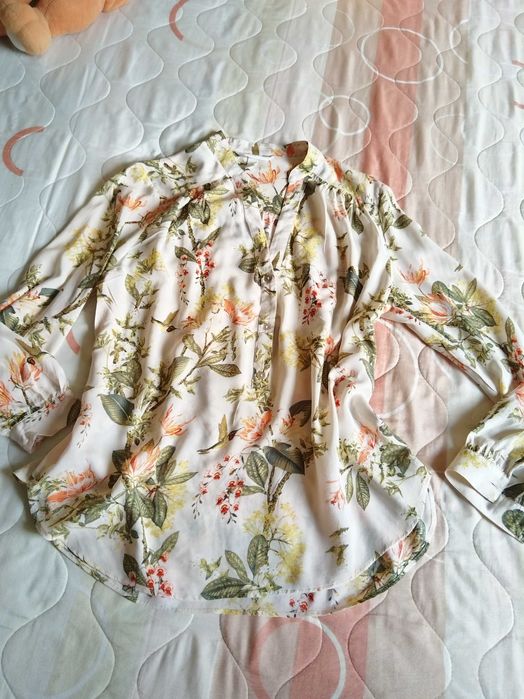 Дамска риза на цветя