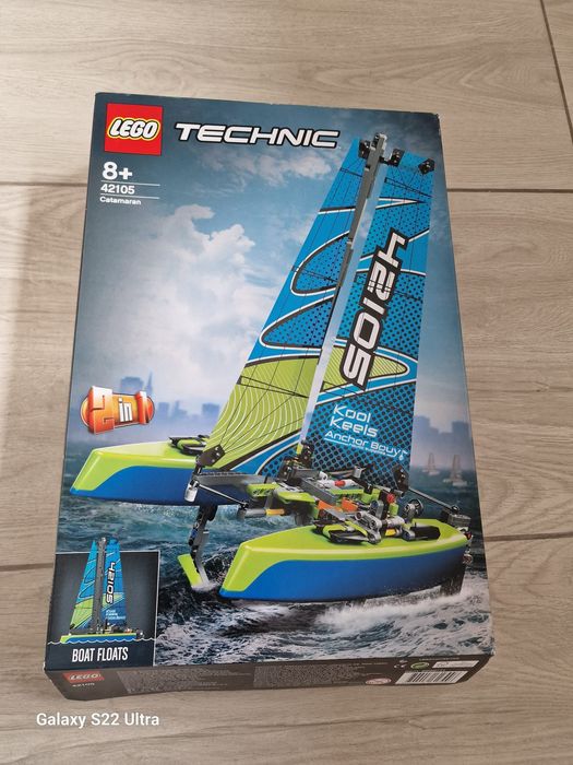 Vând Lego Technic Catamaran