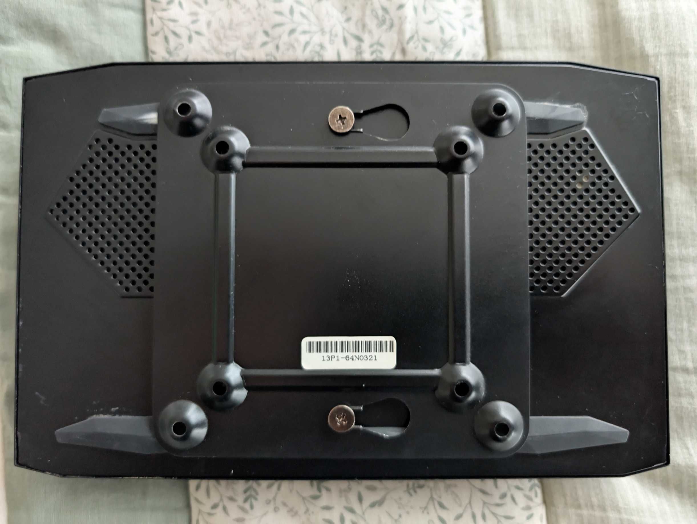 Intel NUC мини компютър