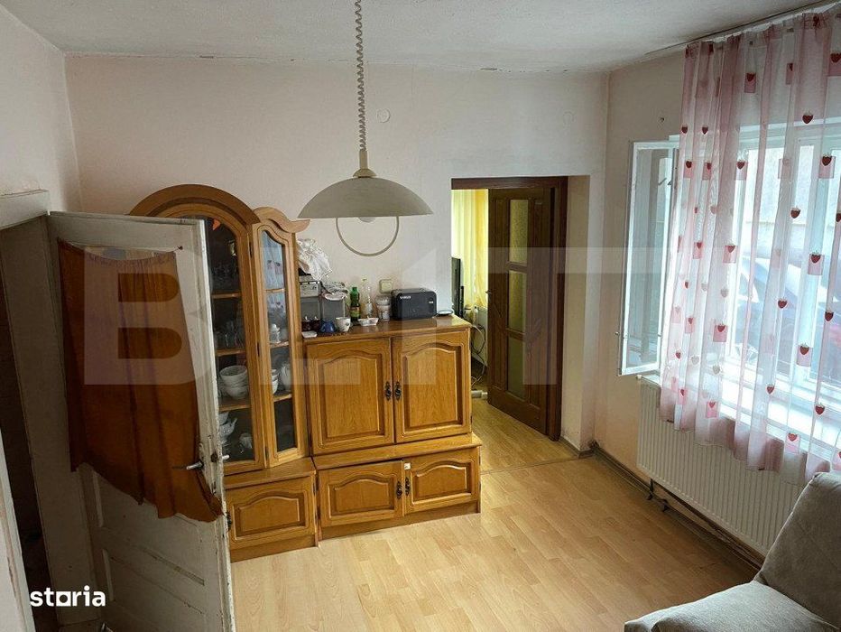 Casa de vanzare in suprafat utila de 100 mp si 1400 mp teren