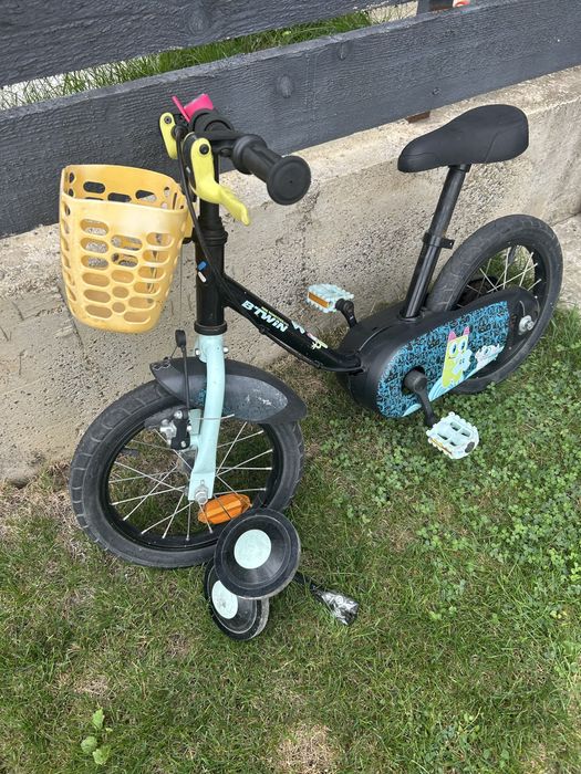 Bicicleta B-TWIN cu roti ajutatoare 3-6 ani