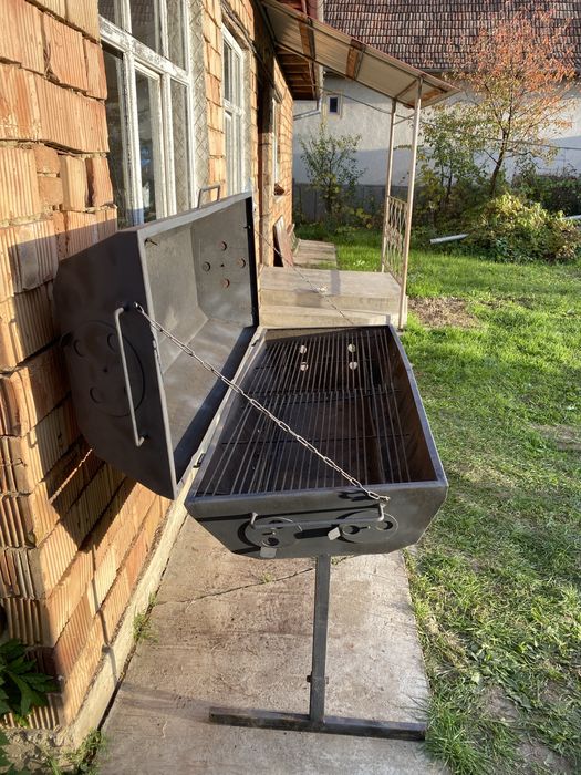 Grill pentru porci ,gratare