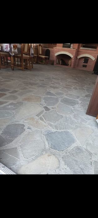 Vând piatra naturala urgent