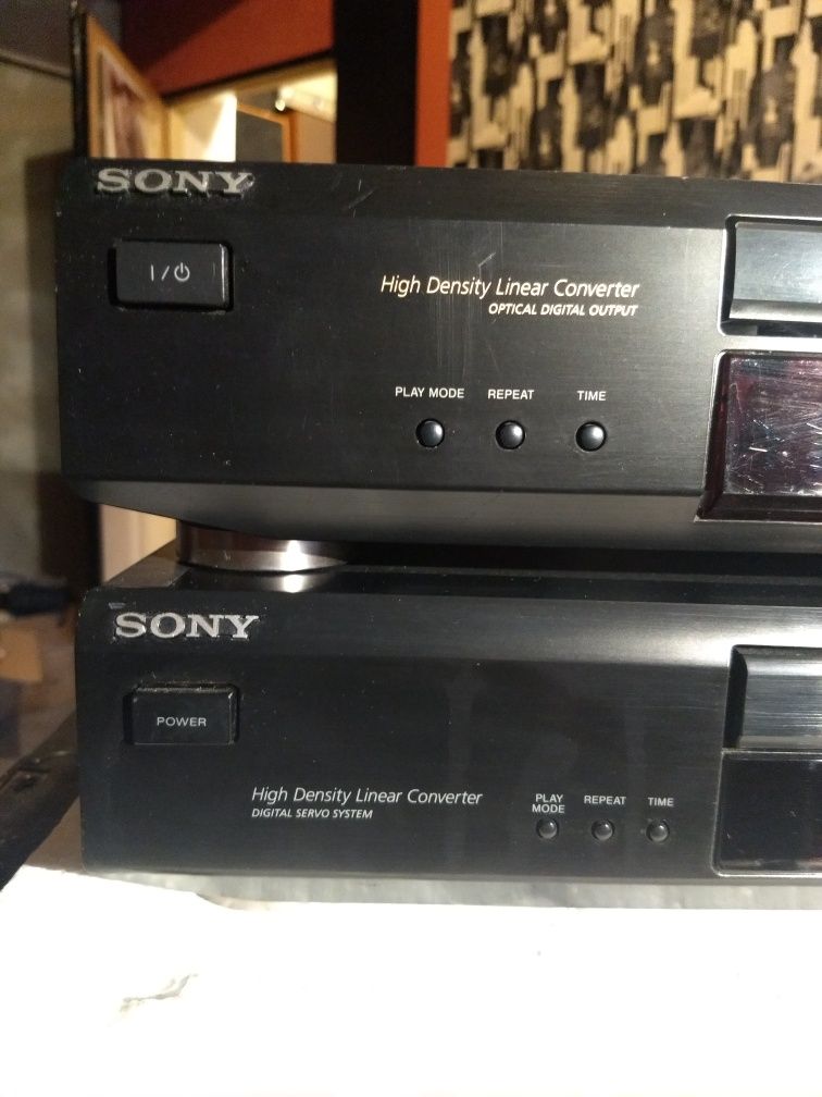 - CD player Sony  CDP-XE200