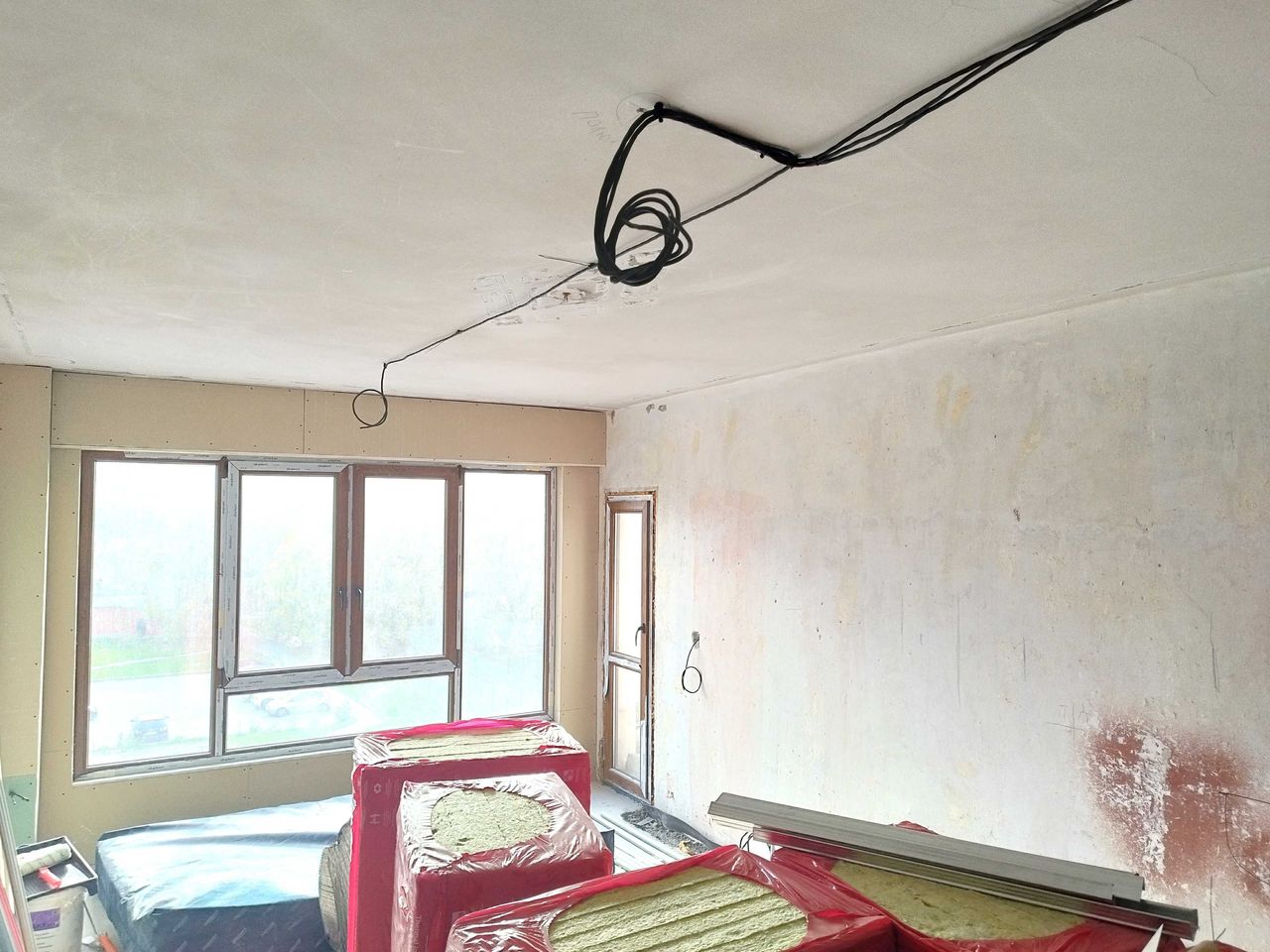 Продава се Тристаен апартамент в Перник, Изток - 90 кв.м за 1262 €/кв.м - Снимка #11