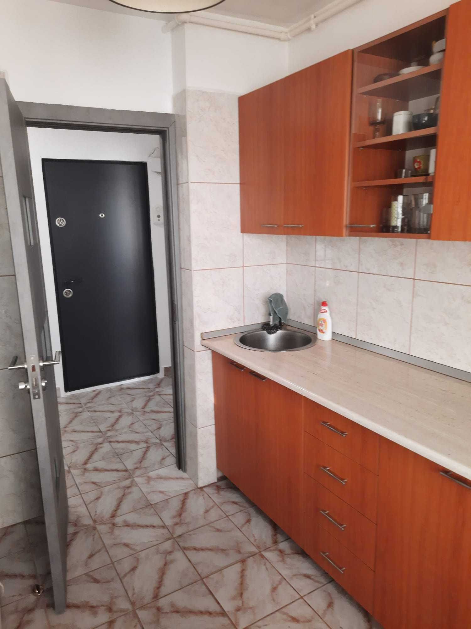 De inchiriat apartament 2 camere strada Ene Modoran