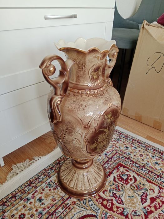 Продаю Красивая ваза высотой 57 см