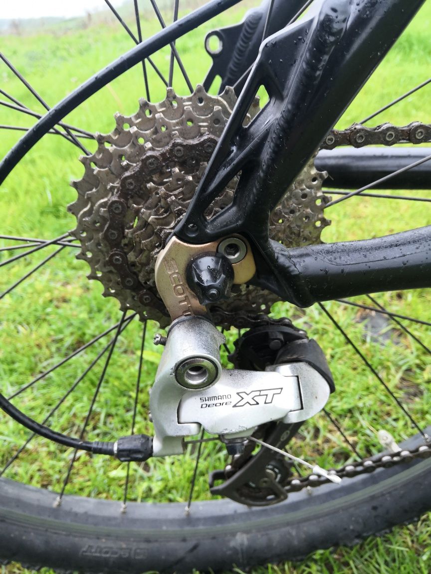 Vând bicicleta de aluminiu