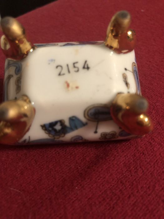 За вашето бижу малка порцеланова .