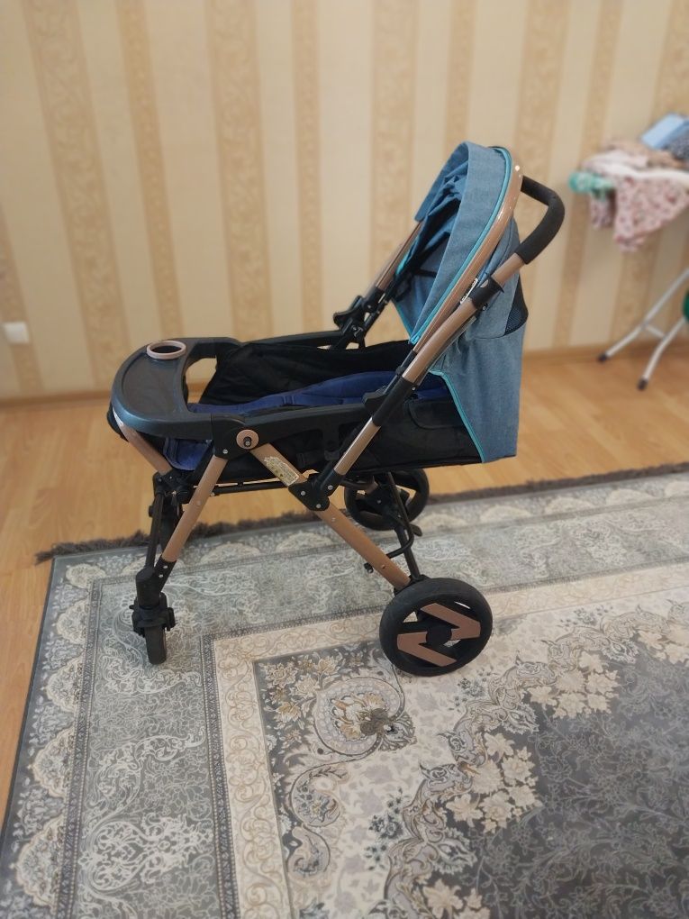 Продаю детскую коляску