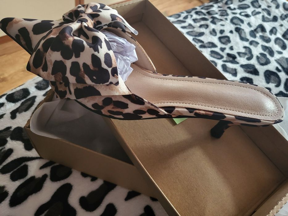 Papuci animal print cu toc kitten