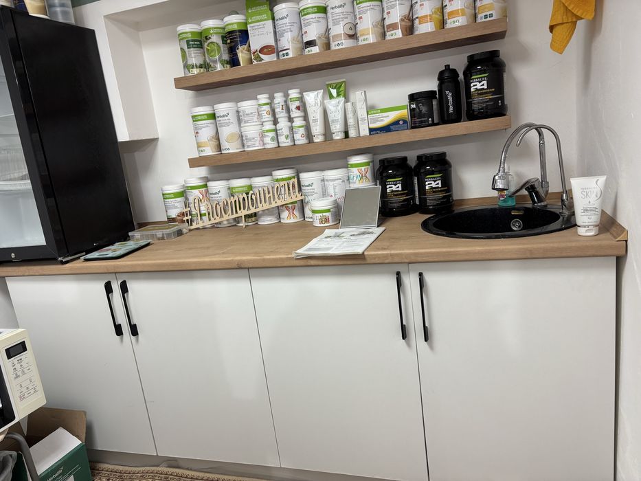 Гарнитур кухонный шкаф с раковиной срочно!