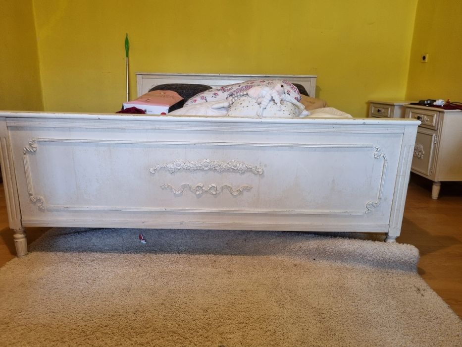 De vânzare dormitor alb