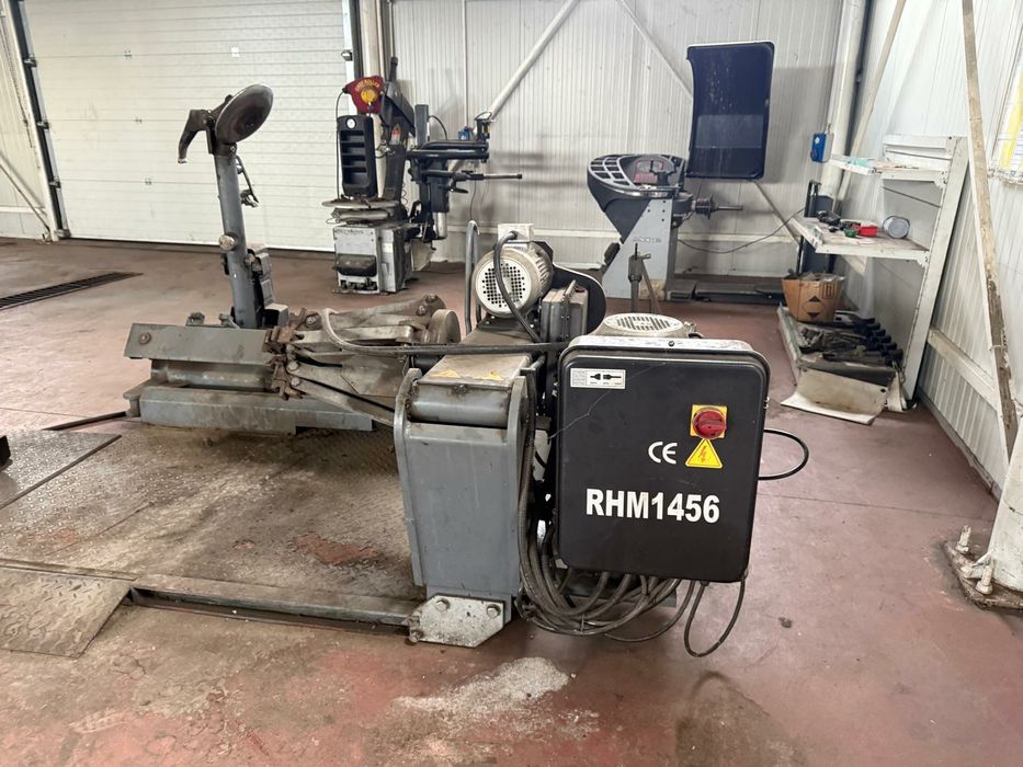 hala service auto /camioane