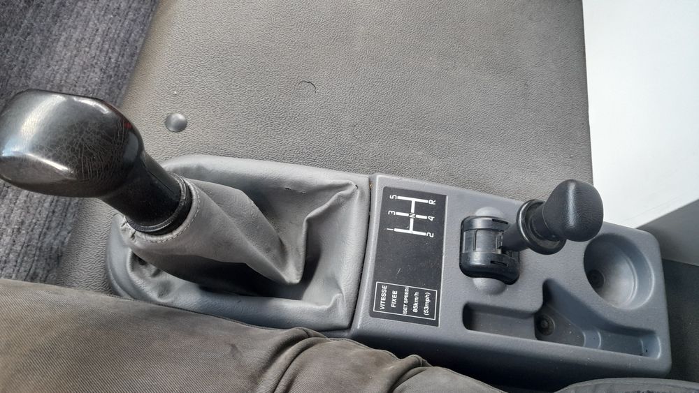 Renault vând sau schimb180dci 7,5t 2600€ 04