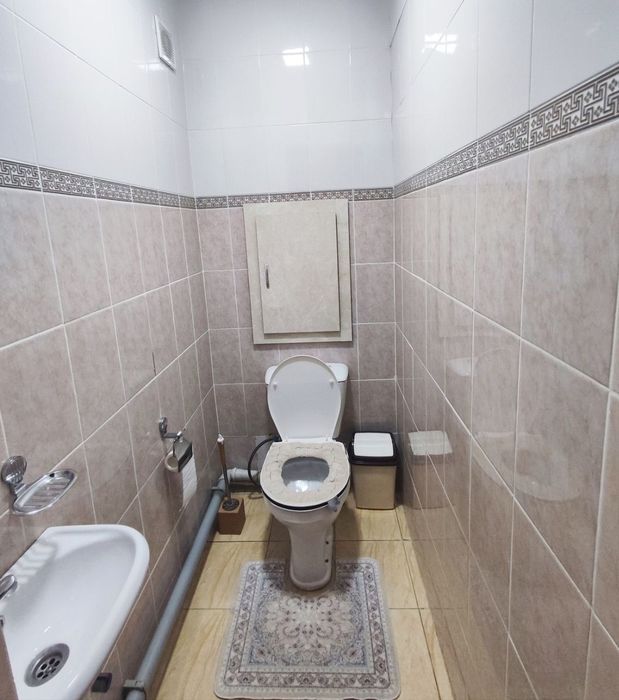 3 xonali uy sotiladi, otdelno kladovka balkonli 78 kv, sergeli 9-hudud
