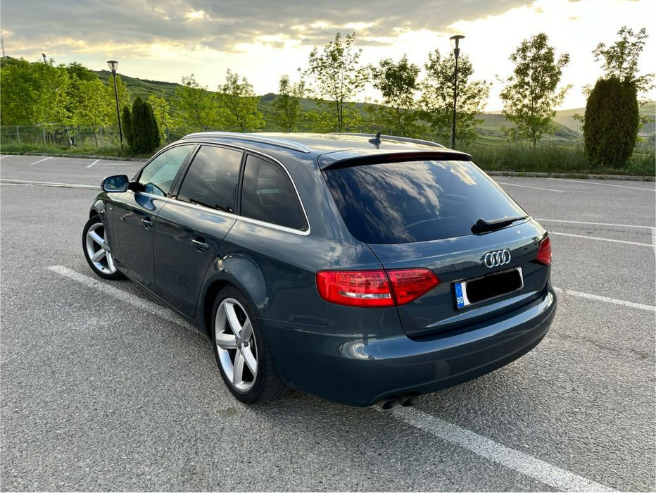 Vand Audi A4B8 Avant S line 2011