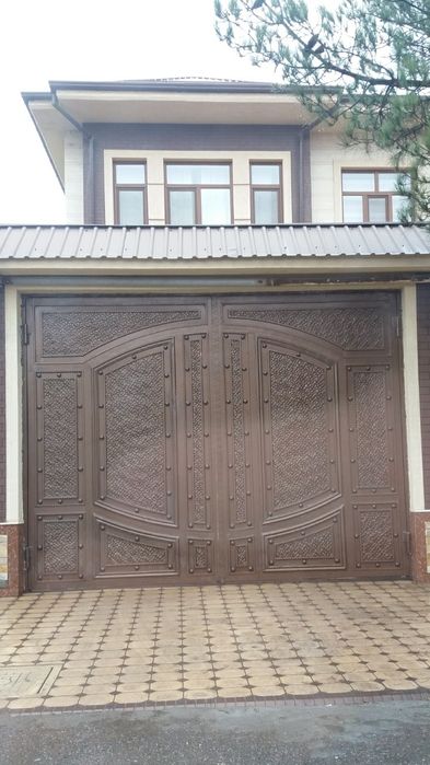 Изготовление металлических двери и вороты.