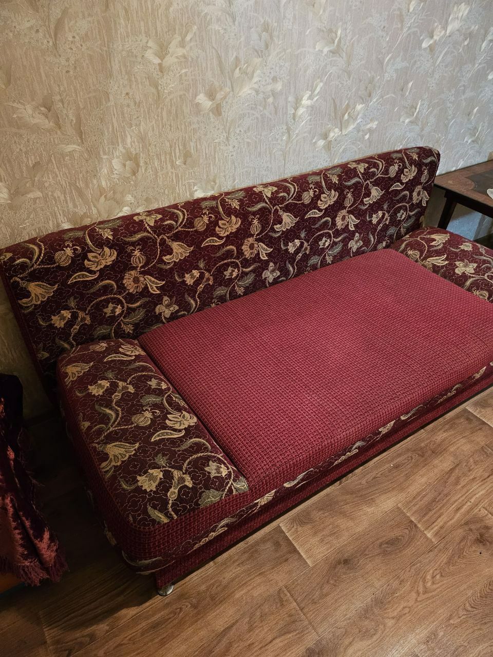 Продаётся диван софа