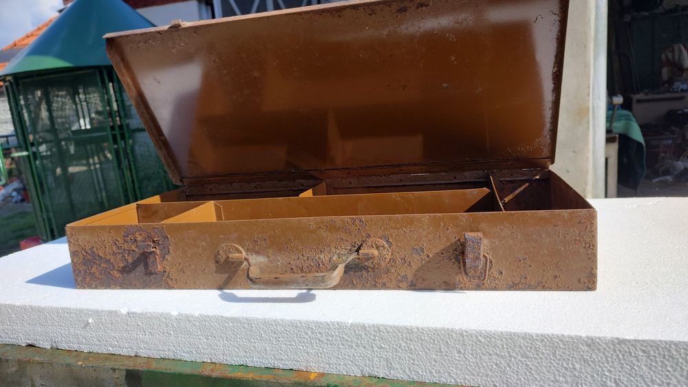 Caseta Trusă Cutie Metalica Pentru Scule Dacia  1300