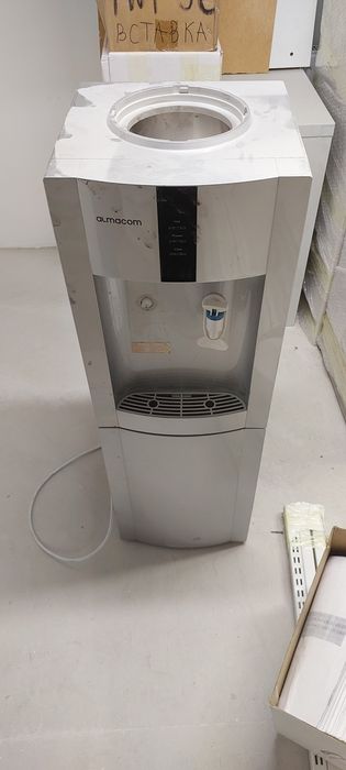 Кулер диспенсер для воды