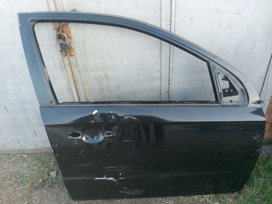 Продам дверь на Ravon R3