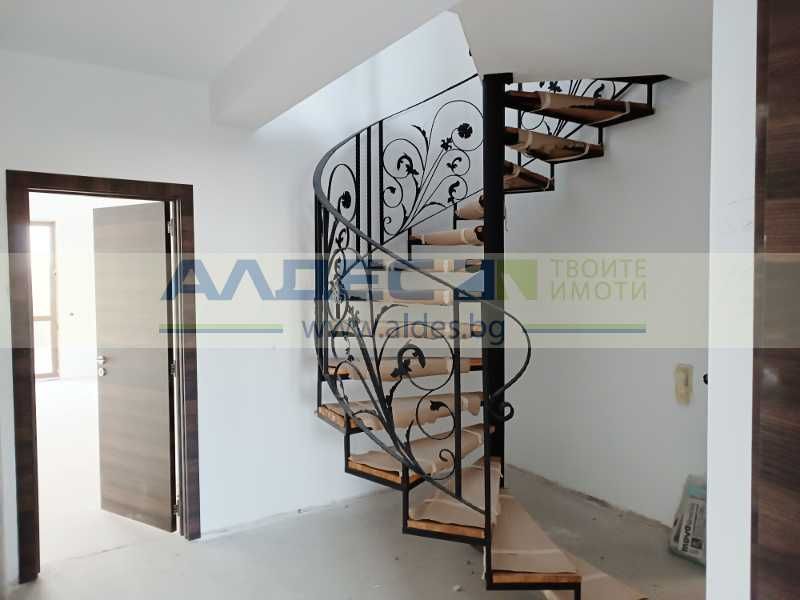 Продава се Четиристаен апартамент в София, Център - 210 кв.м за 1881 €/кв.м - Снимка #11