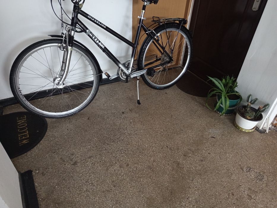 Bicicleta din aluminiu in stare de funcționare.