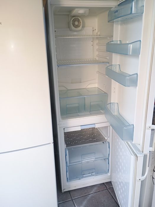 Frigider tip combină frigorifică înaltă Whirlpool WQ17654