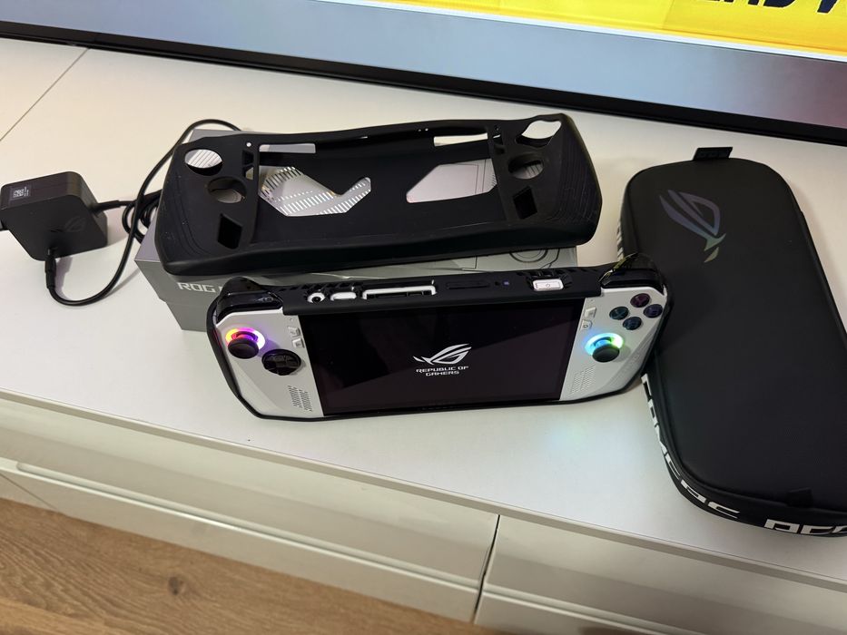 Asus rog ally Z1 Extreme