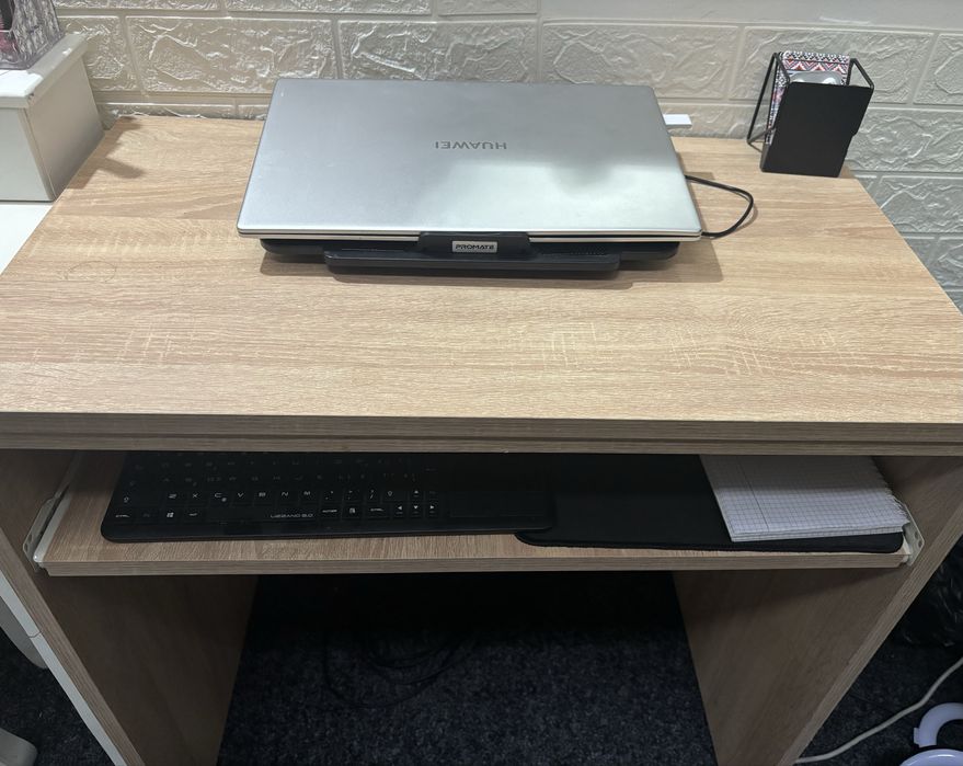 Vand urgent birou cu scaun