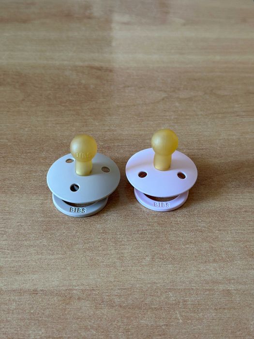 Set 2xsuzeta Bibs Colour Latex 0 luni + Haze/Blossoml utilizat 2 luni