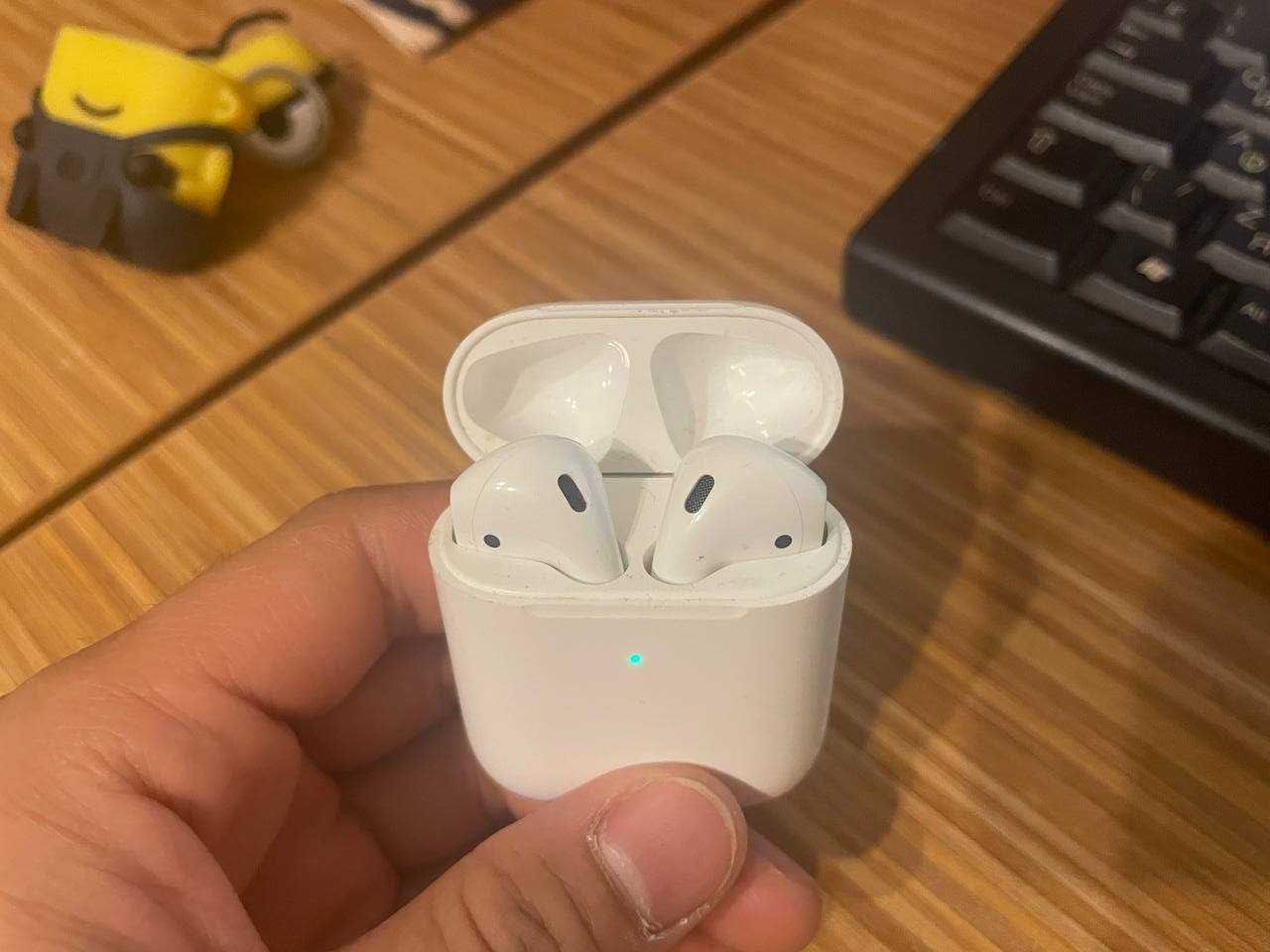 Продам эирподс airpods 2 с беспроводным кейсом. Доставка по городу