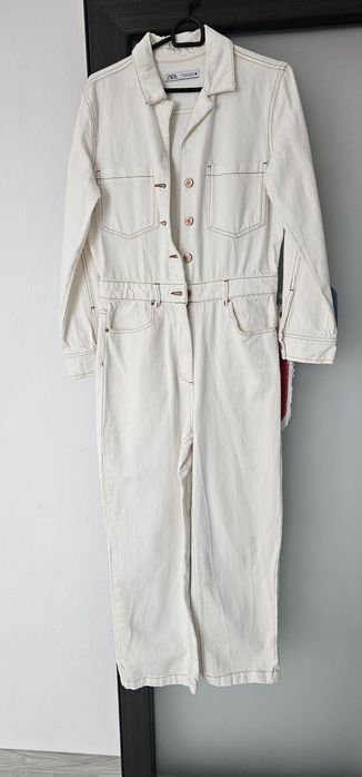 Vând salopeta de blugi Zara