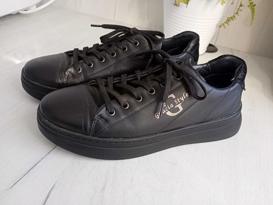 Български обувки от естествена кожа № 39