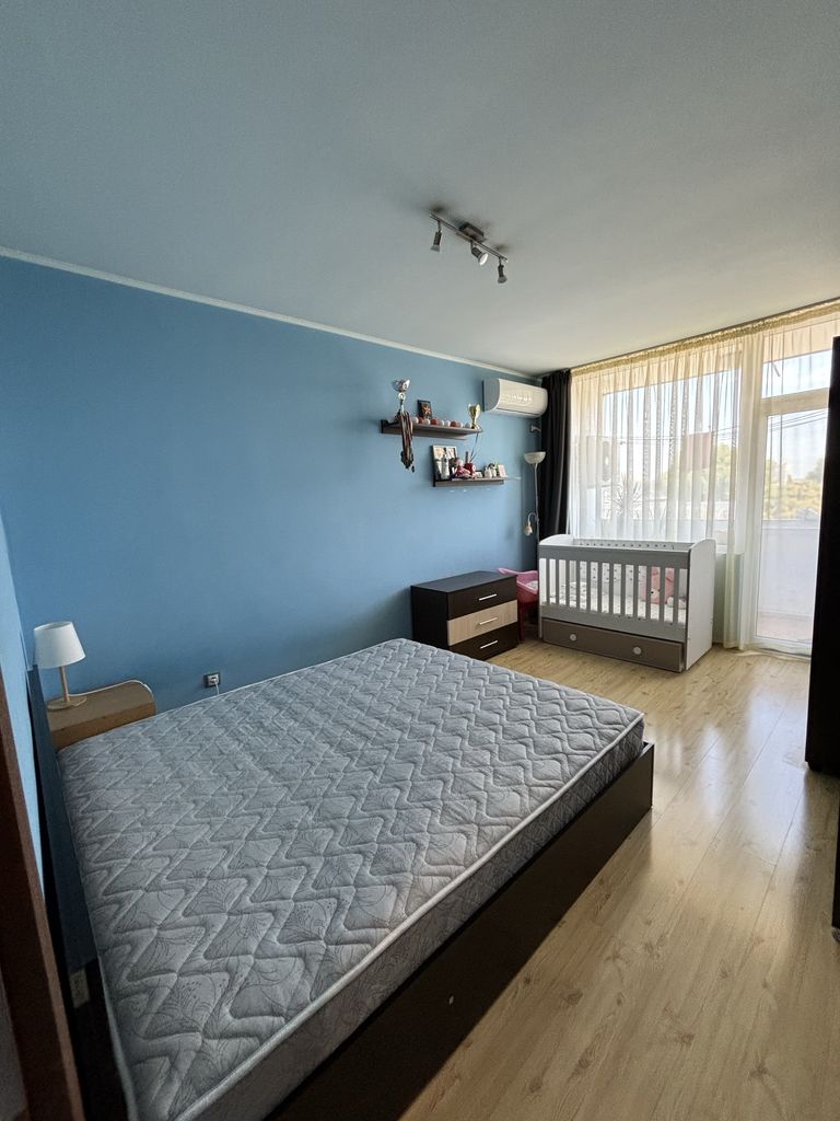 Продава се Тристаен апартамент в София, НПЗ Хаджи Димитър - 100 кв.м за 940 €/кв.м - Снимка #1