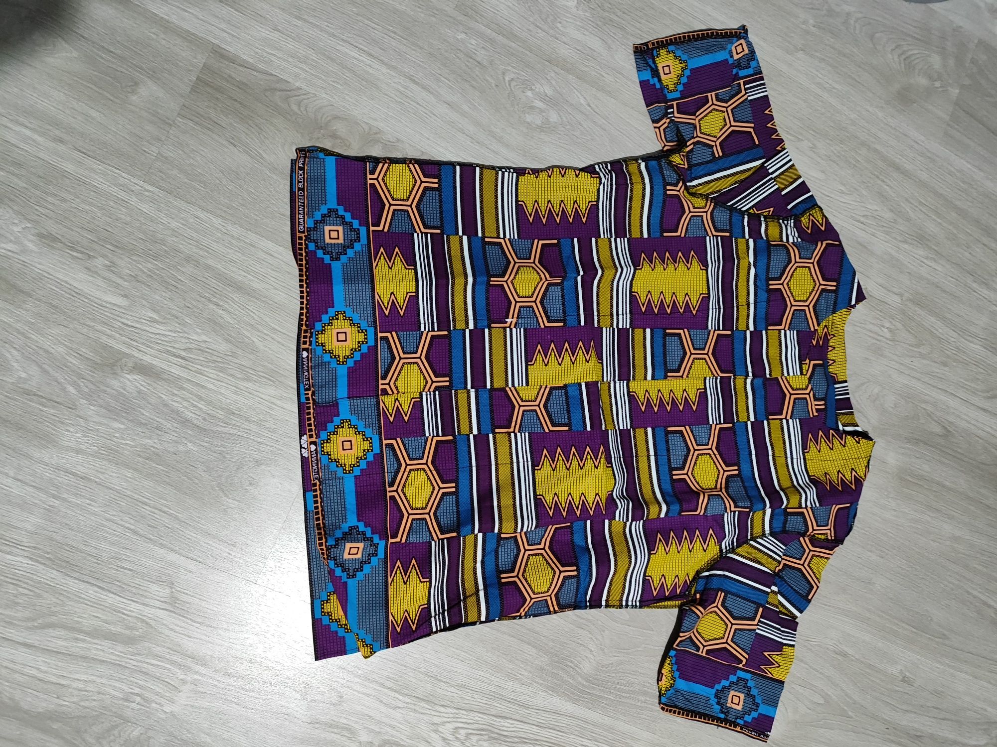 Tricou cu motive africane