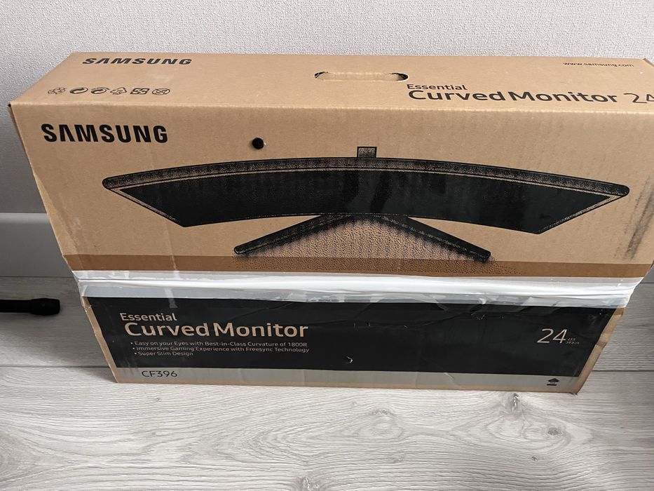 Монитор Samsung изогнутый
