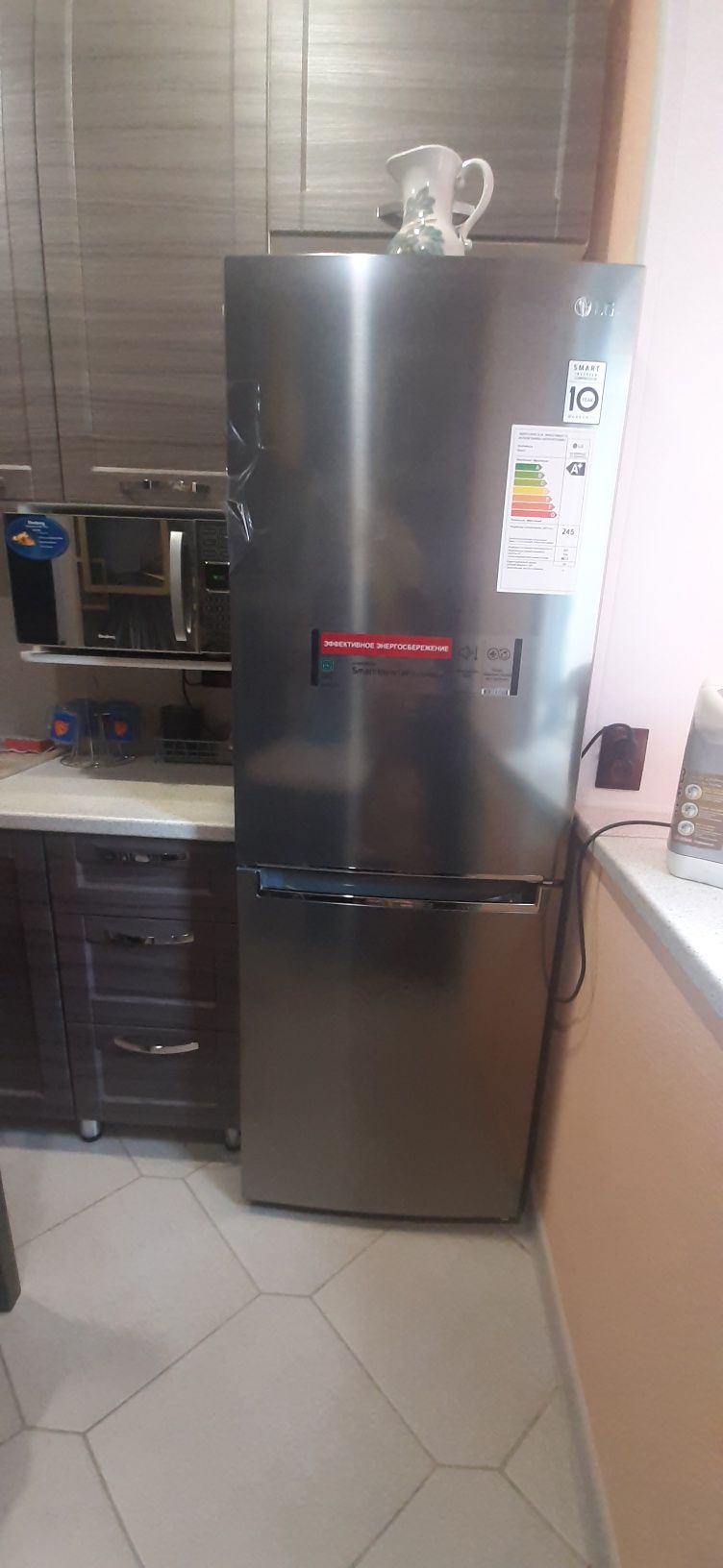 Продам новый холодильник LG