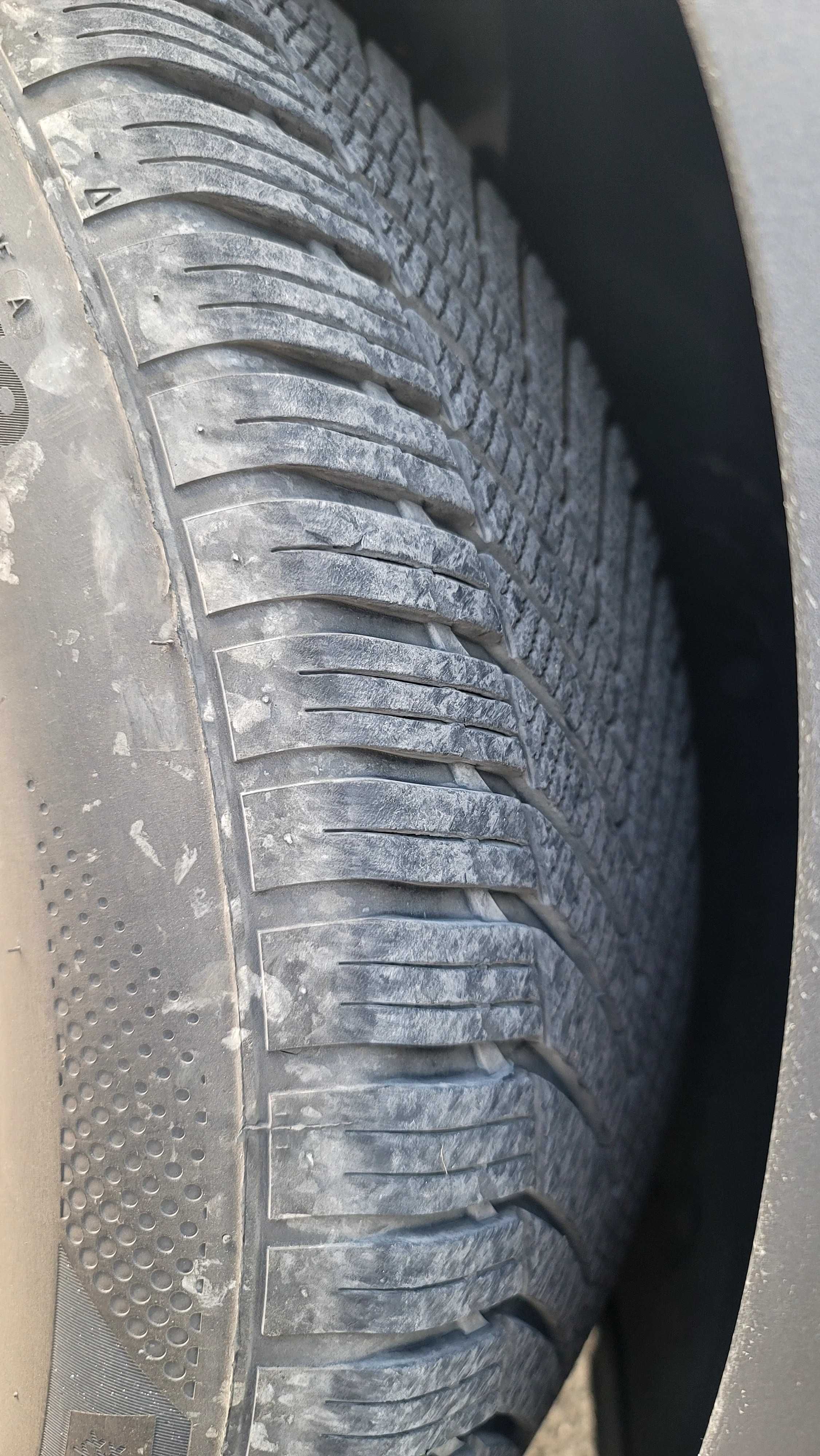 Продам автошины R19 235/55