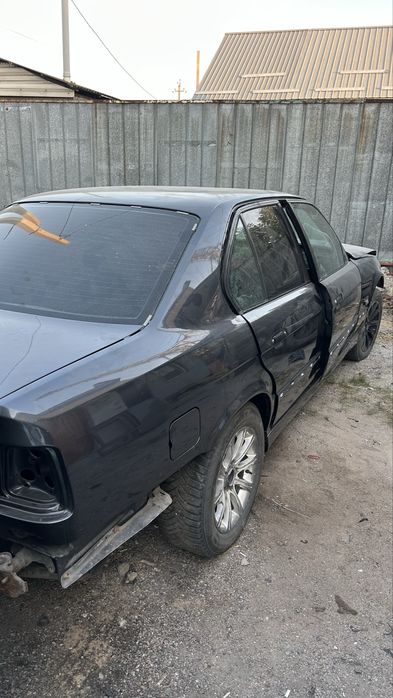 Бмв е34 разбор салон двигатель каропка бампера диск капот